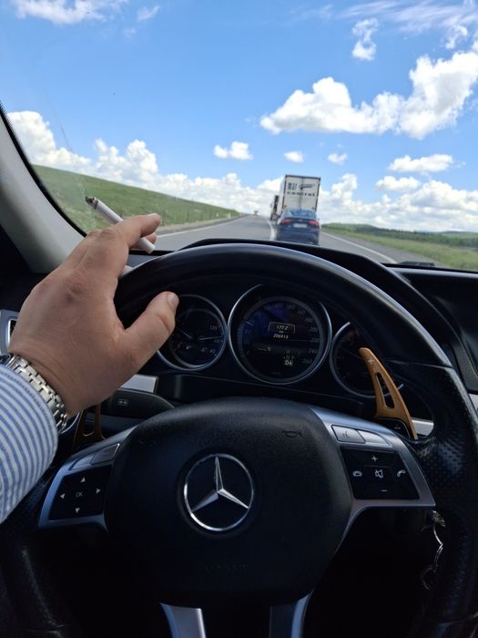 Vând Mercedes e200 an 2015