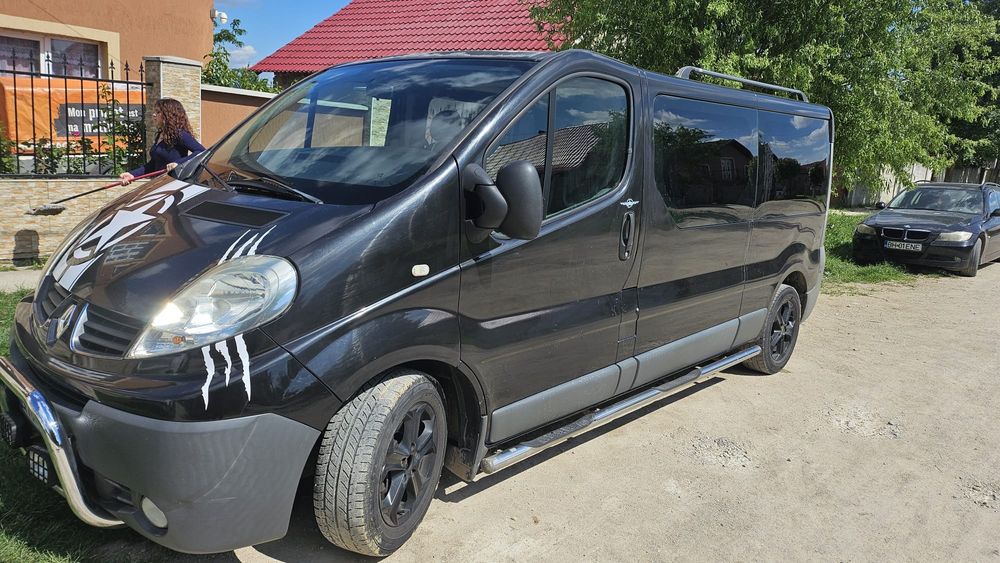 Renault trafic 2.0 90 cp 9 locuri