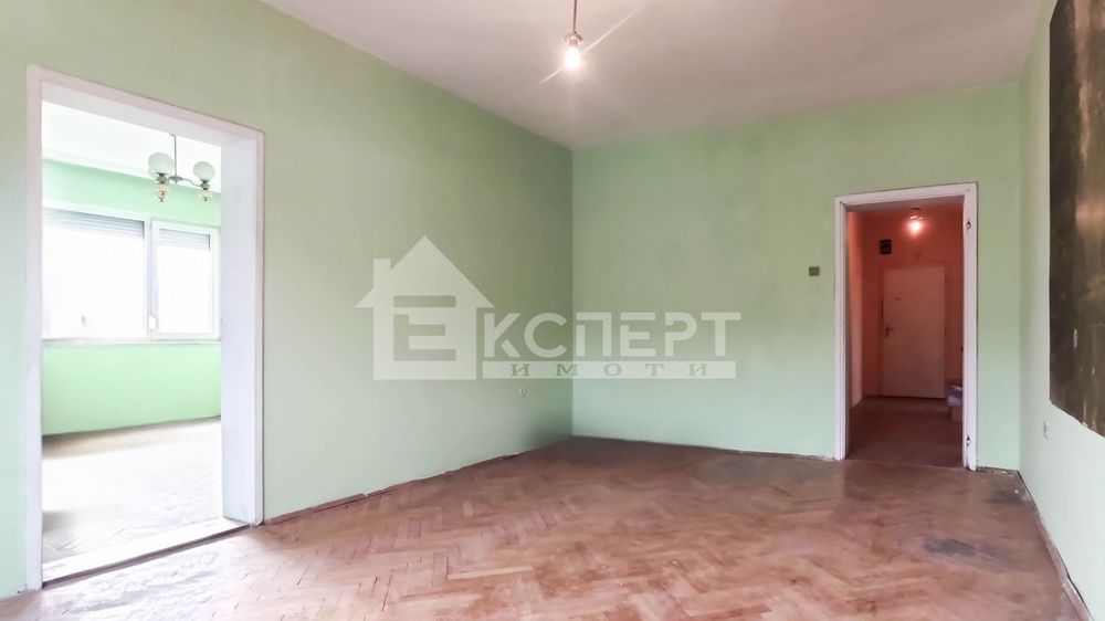 Продава се Тристаен апартамент в Пловдив, Христо Смирненски - 129 кв.м за 1202 €/кв.м - Снимка #3