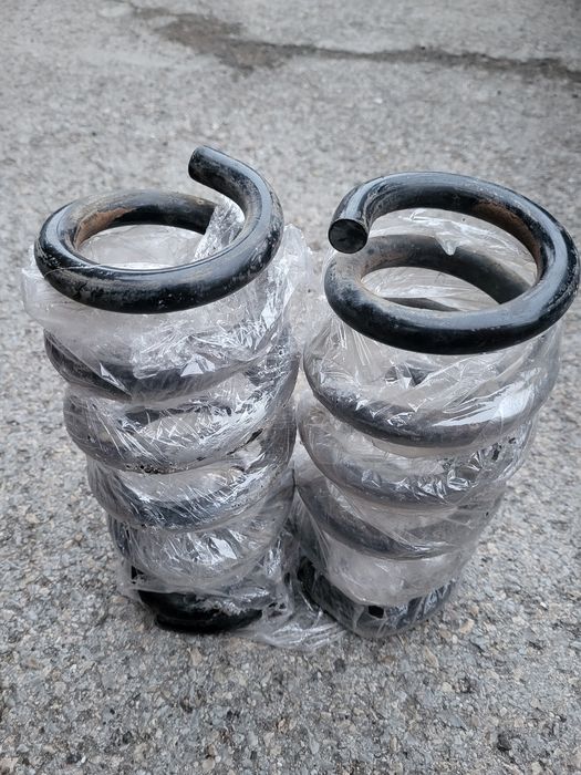 Пружини предни мицубиши Паджеро 4