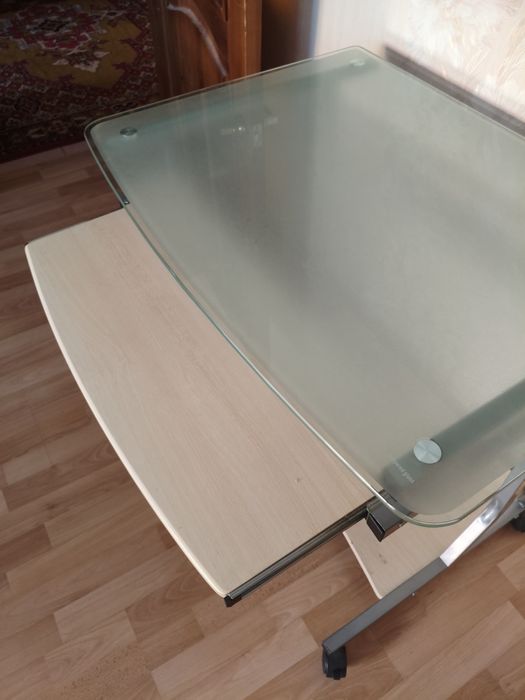 Стол компьютерный