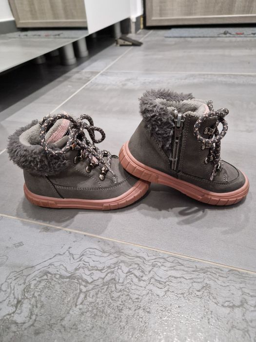 Vand ghete fetite marime 23