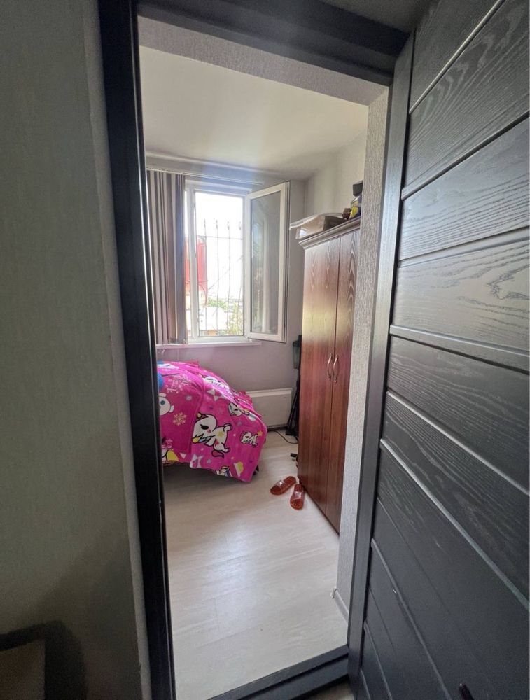 Продается Ц-5 Кирпич 1в2//4//4 мебелью техникой балкон-2*6 42м*2