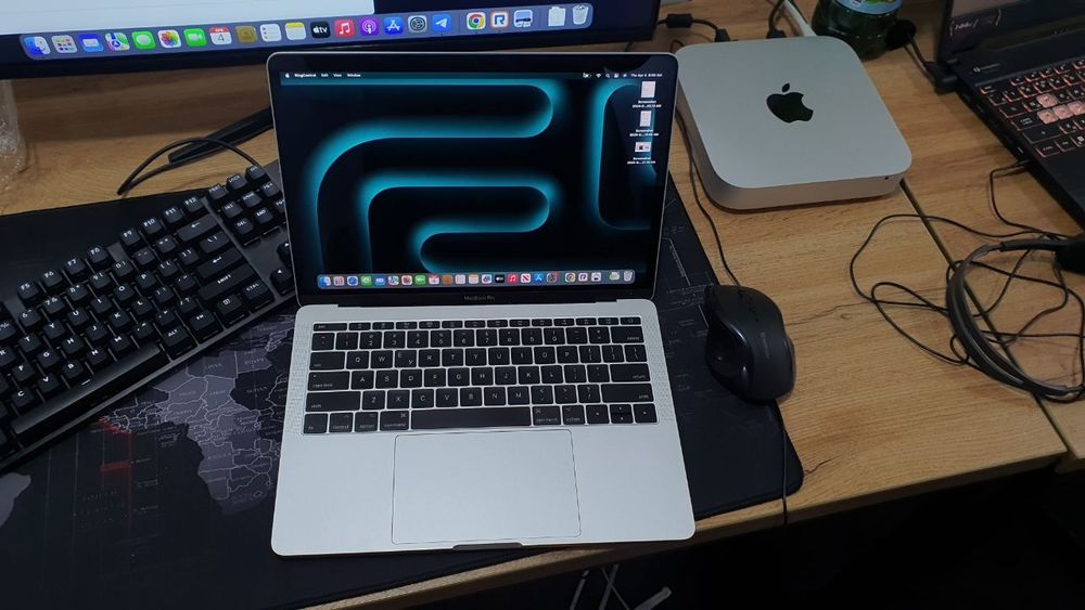 MacBook pro 13 inch