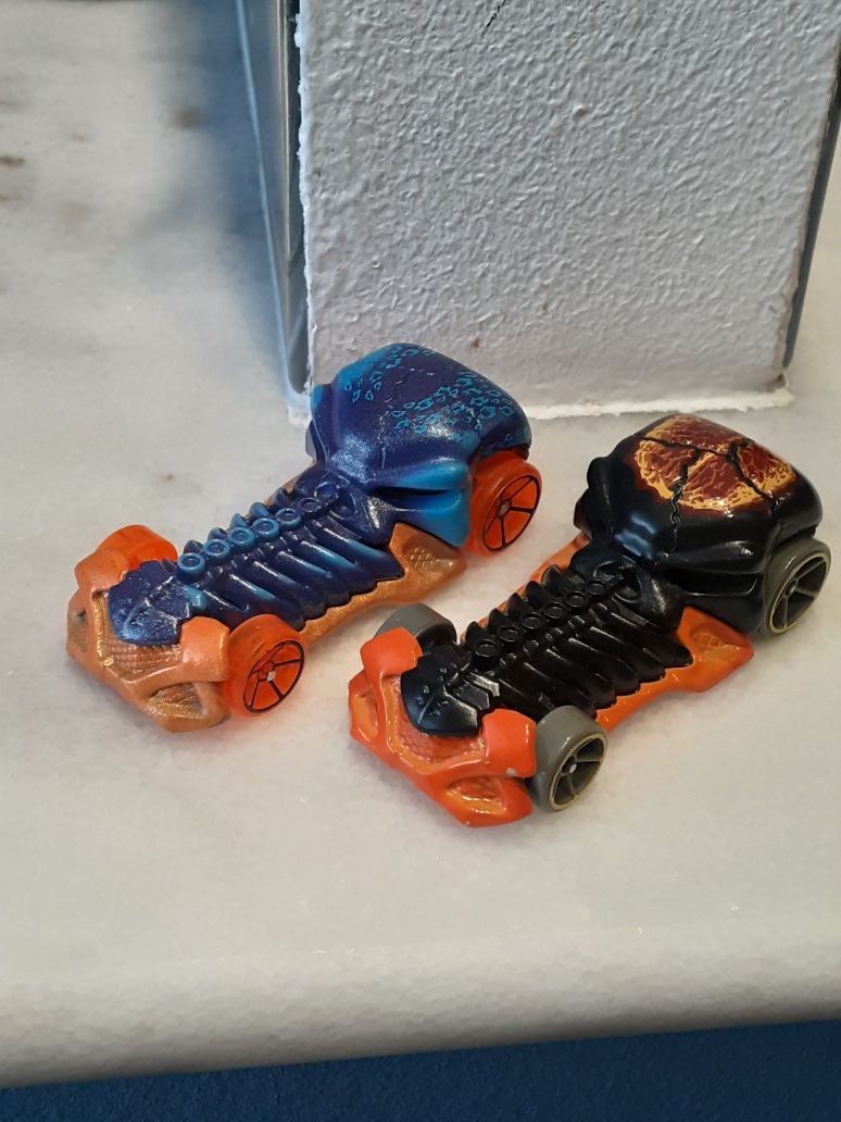 Vand mașinuțe hotwheels