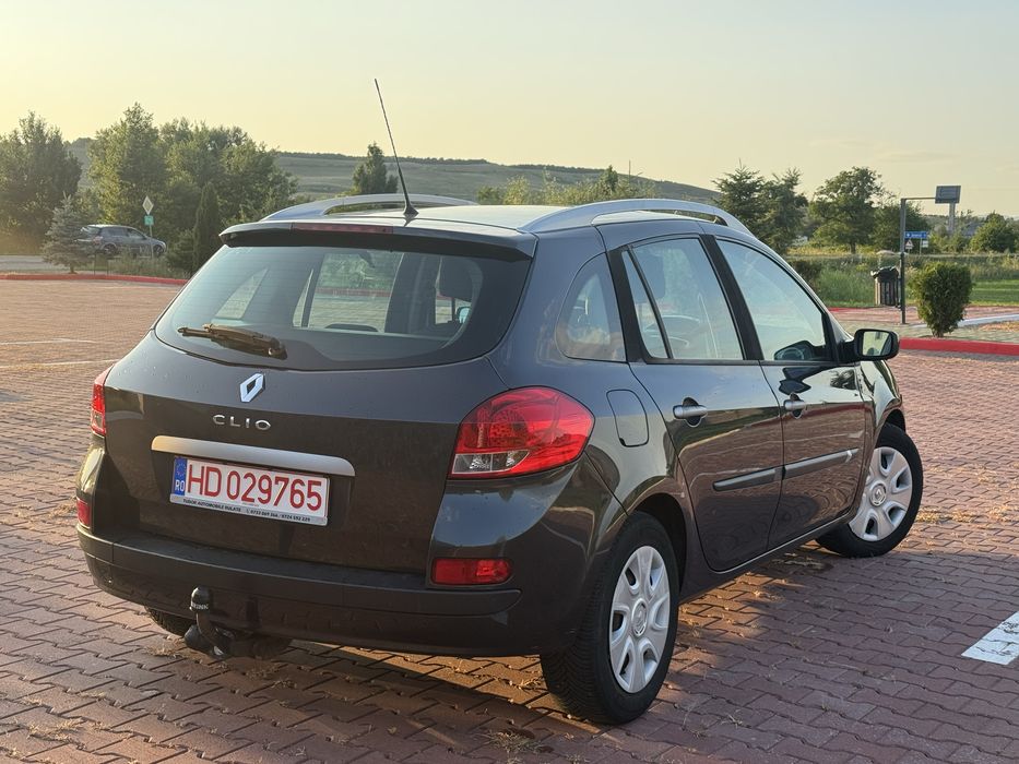 Vand Renault Clio GrandTour 1.2 Benzina 2009 Panoramic Adus recent