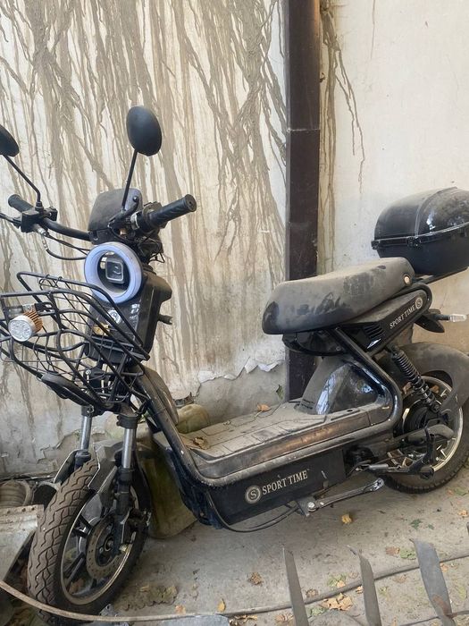 Злектроный скутир