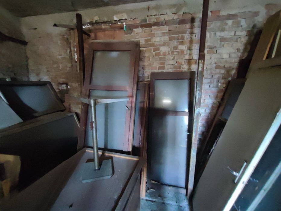 Дървени врати и прозорци