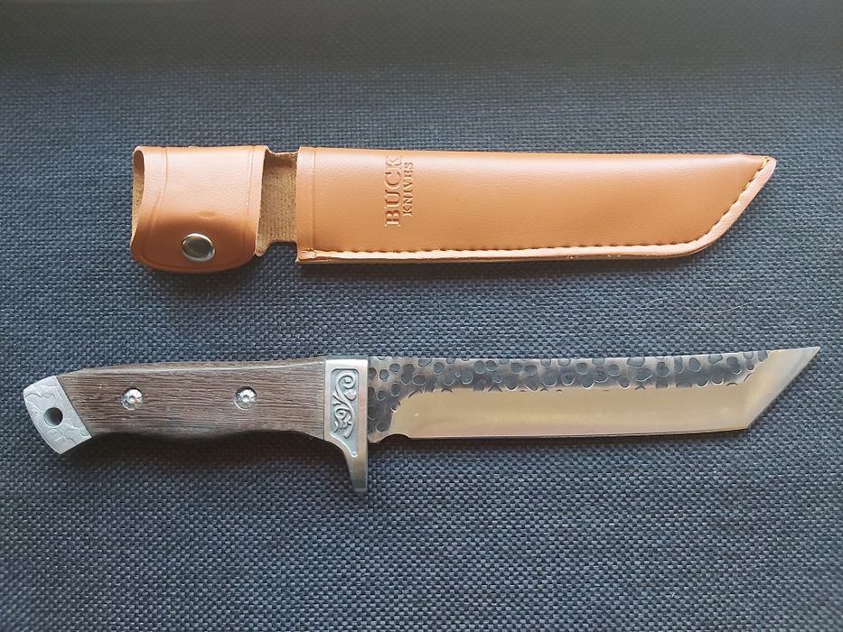 Ловен нож BUCK,фултанг,с дървена дръжка и кания