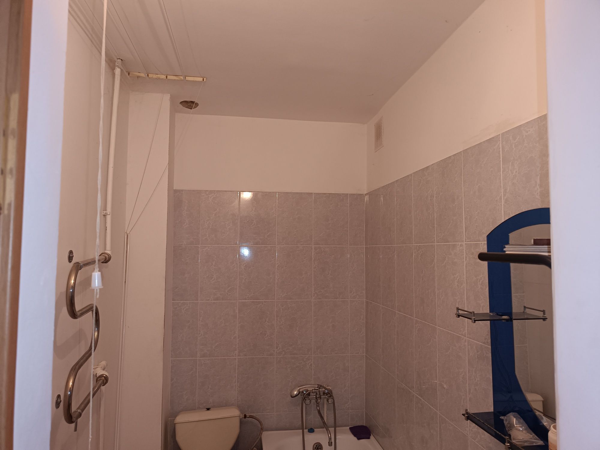 Продам квкртиру-студия г.Лисаковск 2 м-он, 15 дом, 3 этаж.