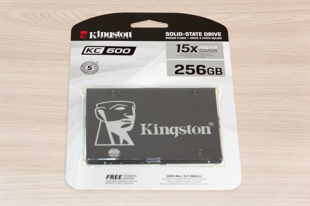 SSD накопитель Kingston KC600-256GB.