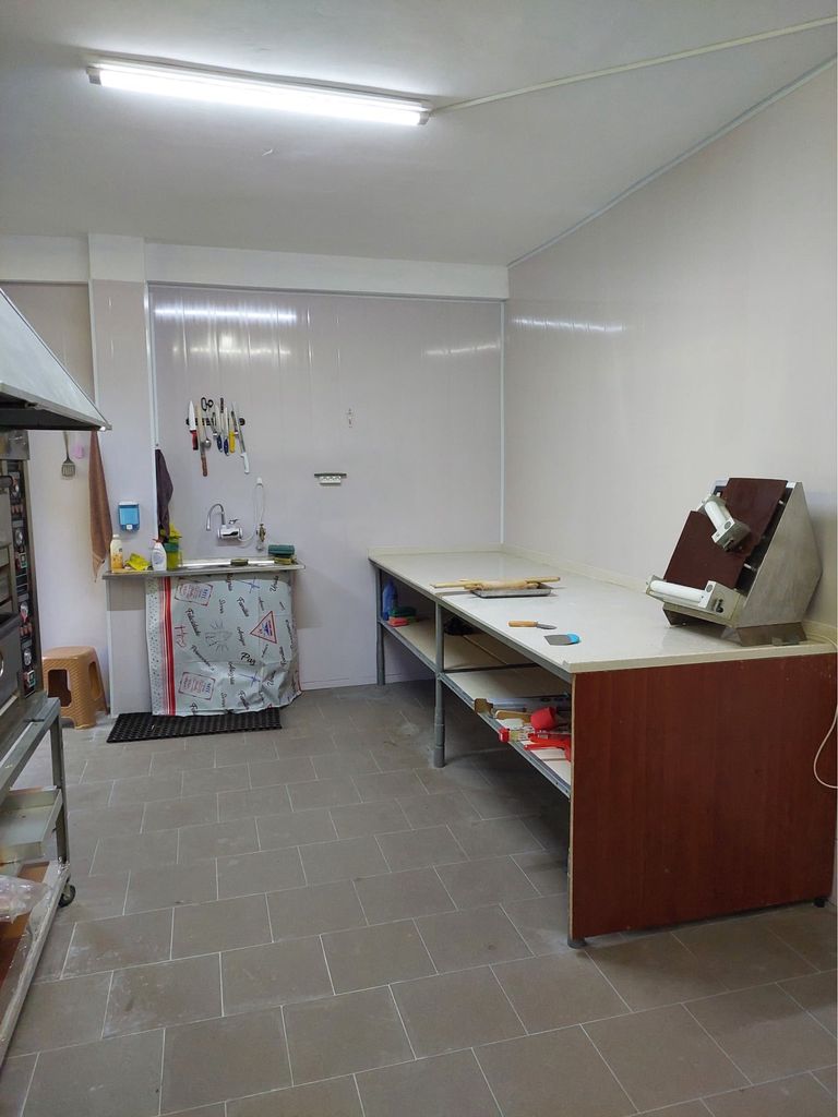 Продава се Промишлена сграда в Рудозем - 200 кв.м за 2 €/кв.м - Снимка #3