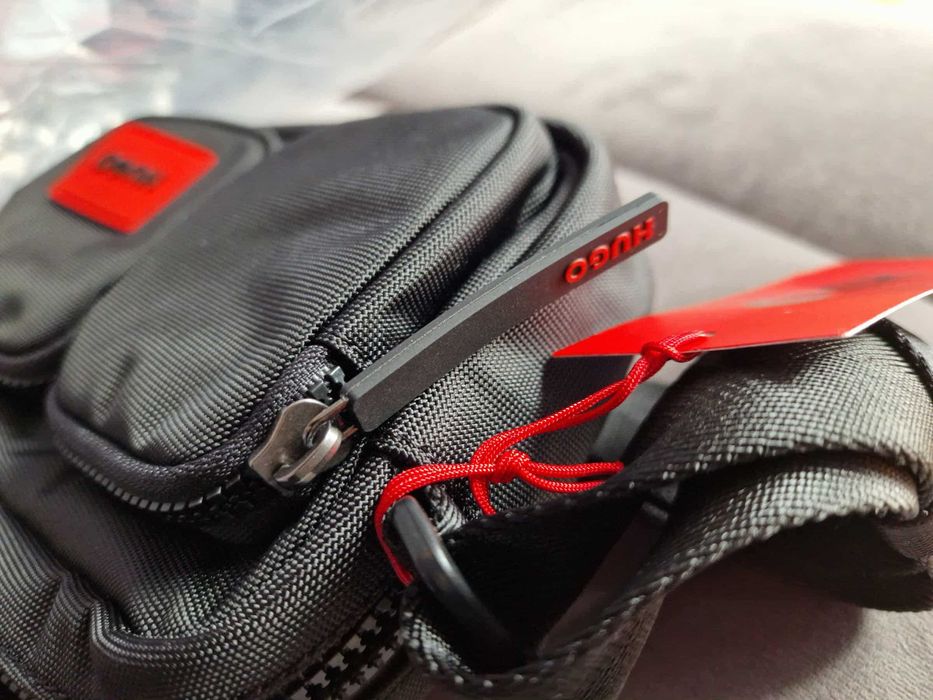 Нова мъжка чантичка Hugo