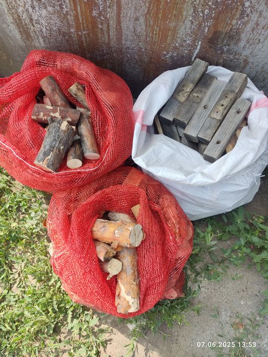 Дрова сосновые  пленные в мешках