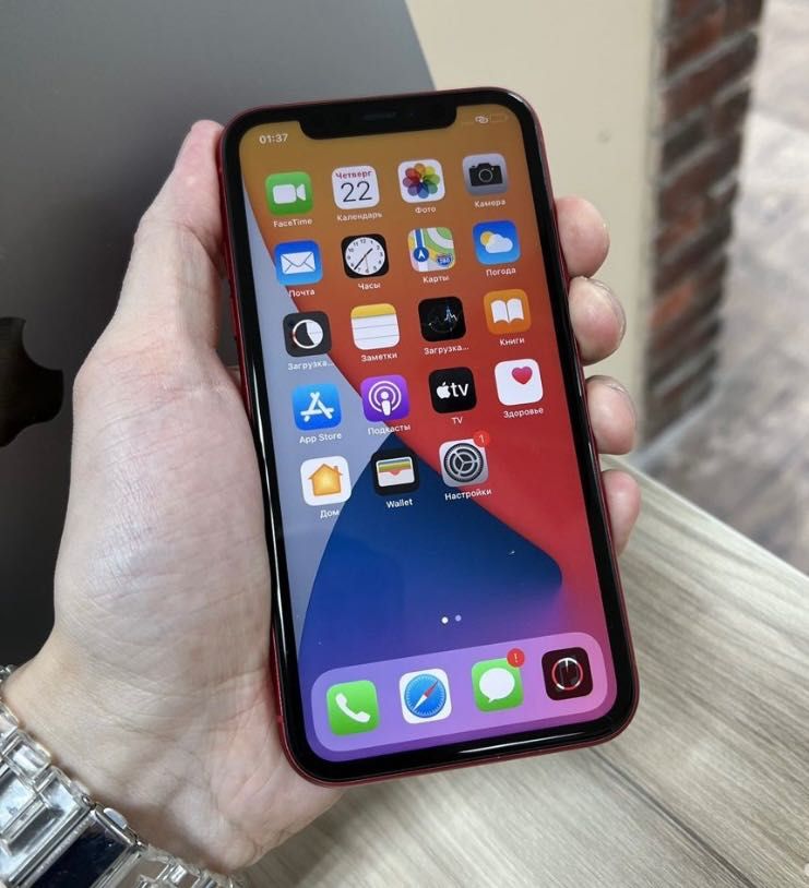 iPhone 11 red в хорошем состоянии!!