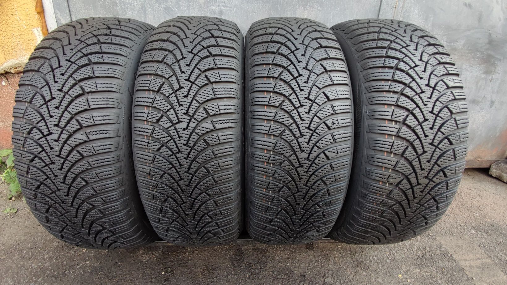 4бр. зимни гуми 205/55/16 GoodYear Ultra Grip 
dot22
8mm
Добро състоян