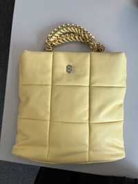 Жълта чанта с вътрешни джобове