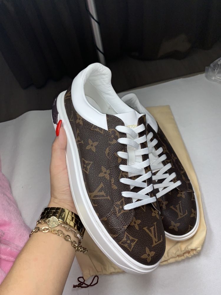 Sneakers louis vuitton Time out
