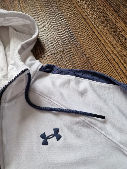 Страхотно  мъжко спортно долнище горнище UNDER ARMOUR размер S/M