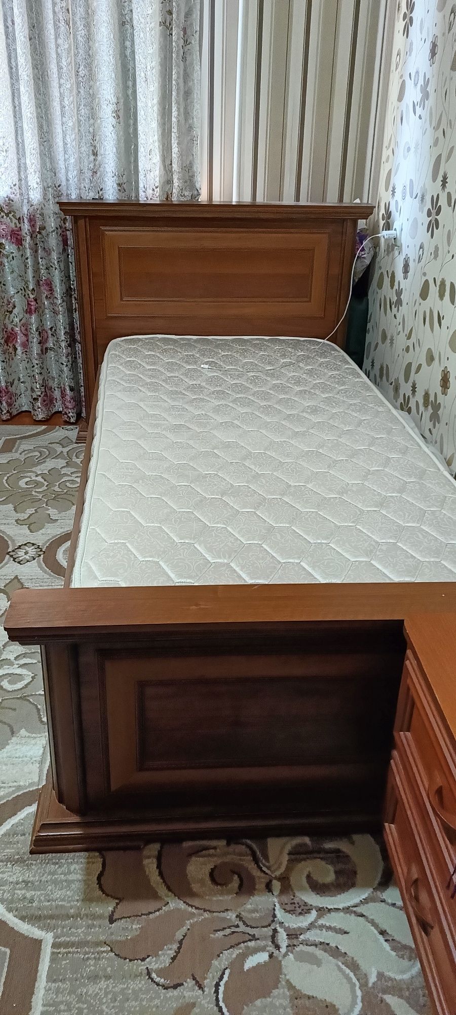 Продам кровать МДФ