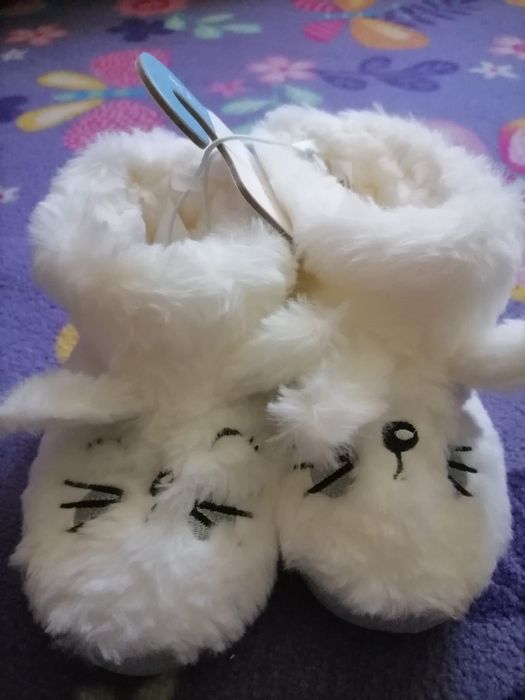 Botoșei Primark mărime 25 Noi (15 cm interior)