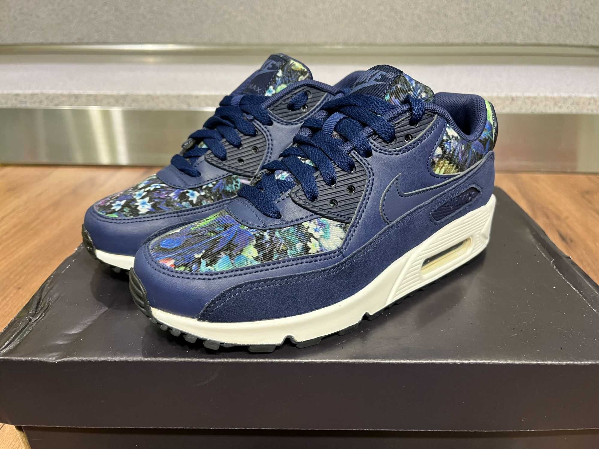 ОРИГИНАЛНИ *** Nike Air Max 90 SЕ / Floral Binary Moon Blue