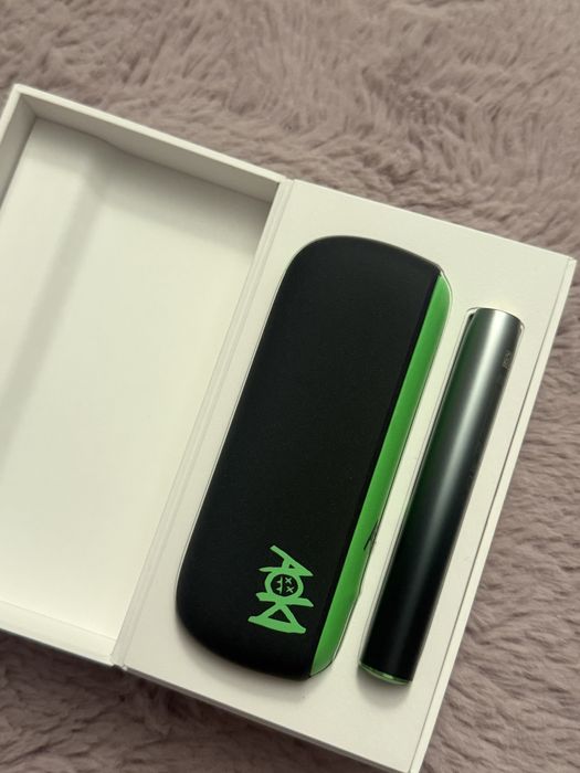 Iqos Iluma x Steve Aoki (limited edition)