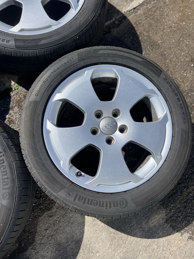 Лети джанти с гуми от Audi  225/50/17 . Continental dot 18 .Цена компл