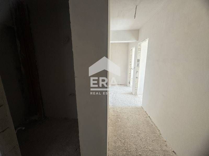 Просторни Тристайни апартаменти в Нова Луксозна Сграда