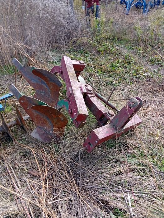 Vând Remorca monoax basculabila,plug pp4, plug pp2 MAT Craiova