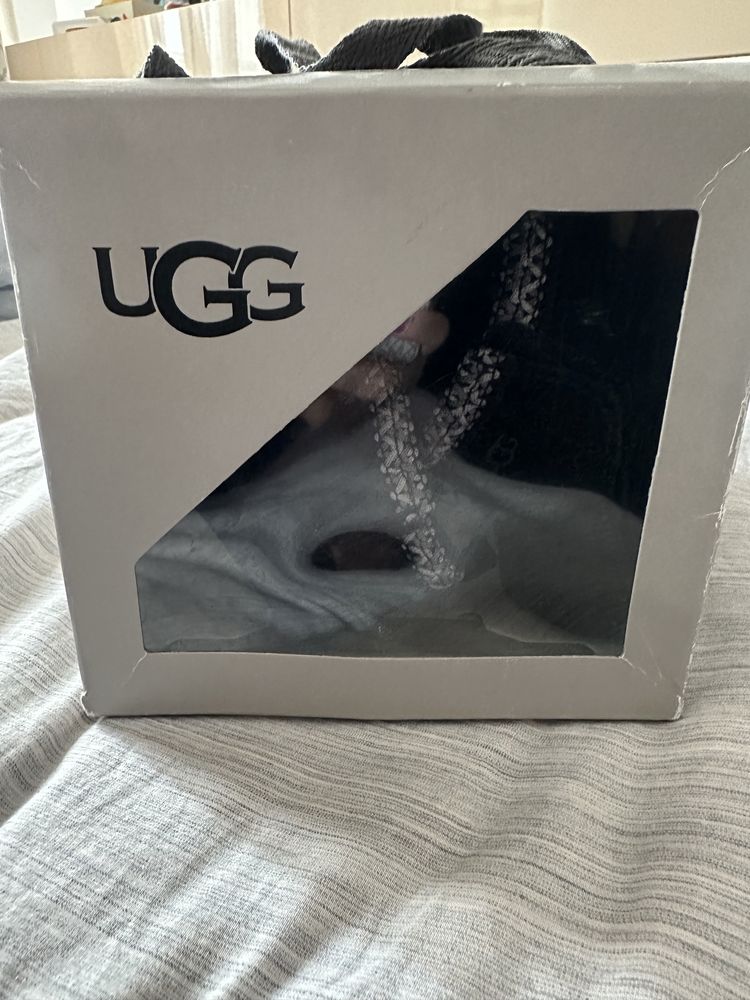 Ugg noi 6-12 luni Tasman