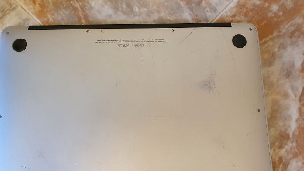 Apple MacBook Air 1.8GHz  i5 -/13 -inch/A1466 - 2012