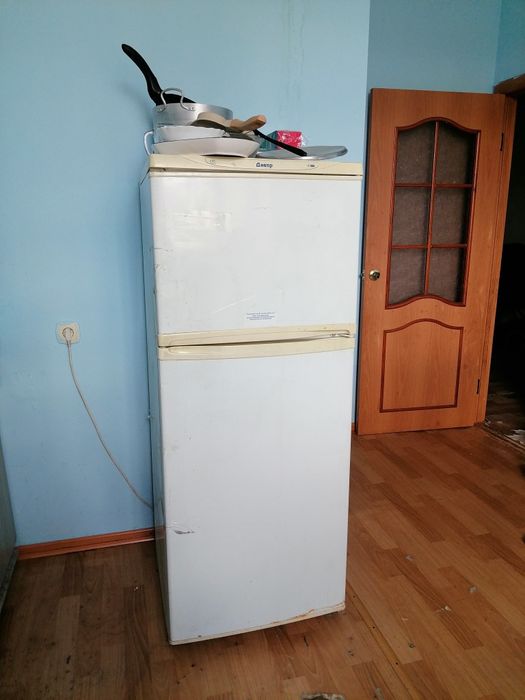 Диван, холодильник, кресло-кровать, боллер(водонагреватель)