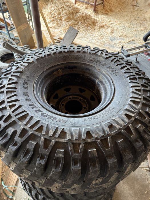 Maxxis Mudzilla 37 / 13.5 / R15