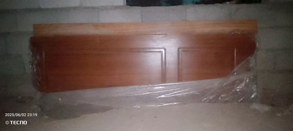 eshik yangi ishlatilmagan faqat karopkasu yoq