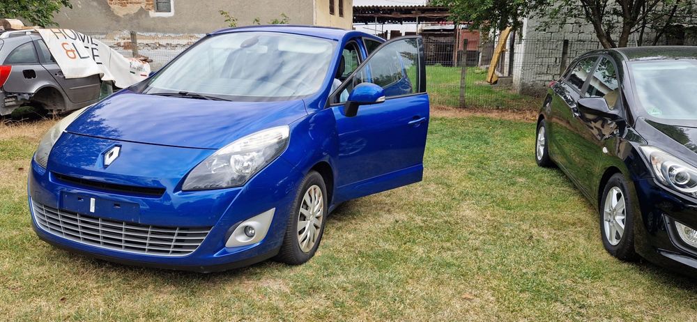 Vand/dezmembrez renault grand scenic