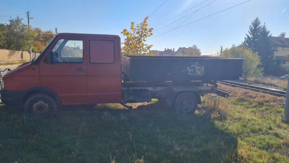 Продавам камионче Ивеко Дейли 35 10
