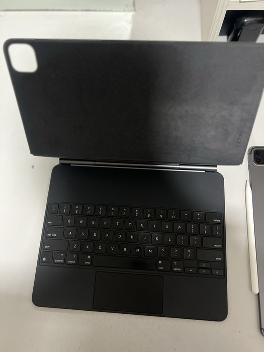 IPad Pro 12.9” (5го поколения, 256 GB)+Magic Keyboard+Apple Pencil
