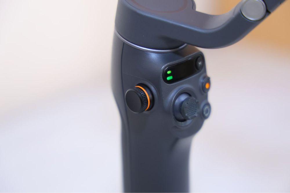 Dji osmo mobile 6 stablizator