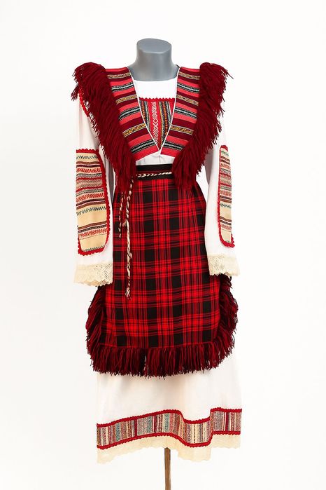 Носия300лв. Гръдна обиколка: 120см
Дължина: 120 см
За повече инф на лс