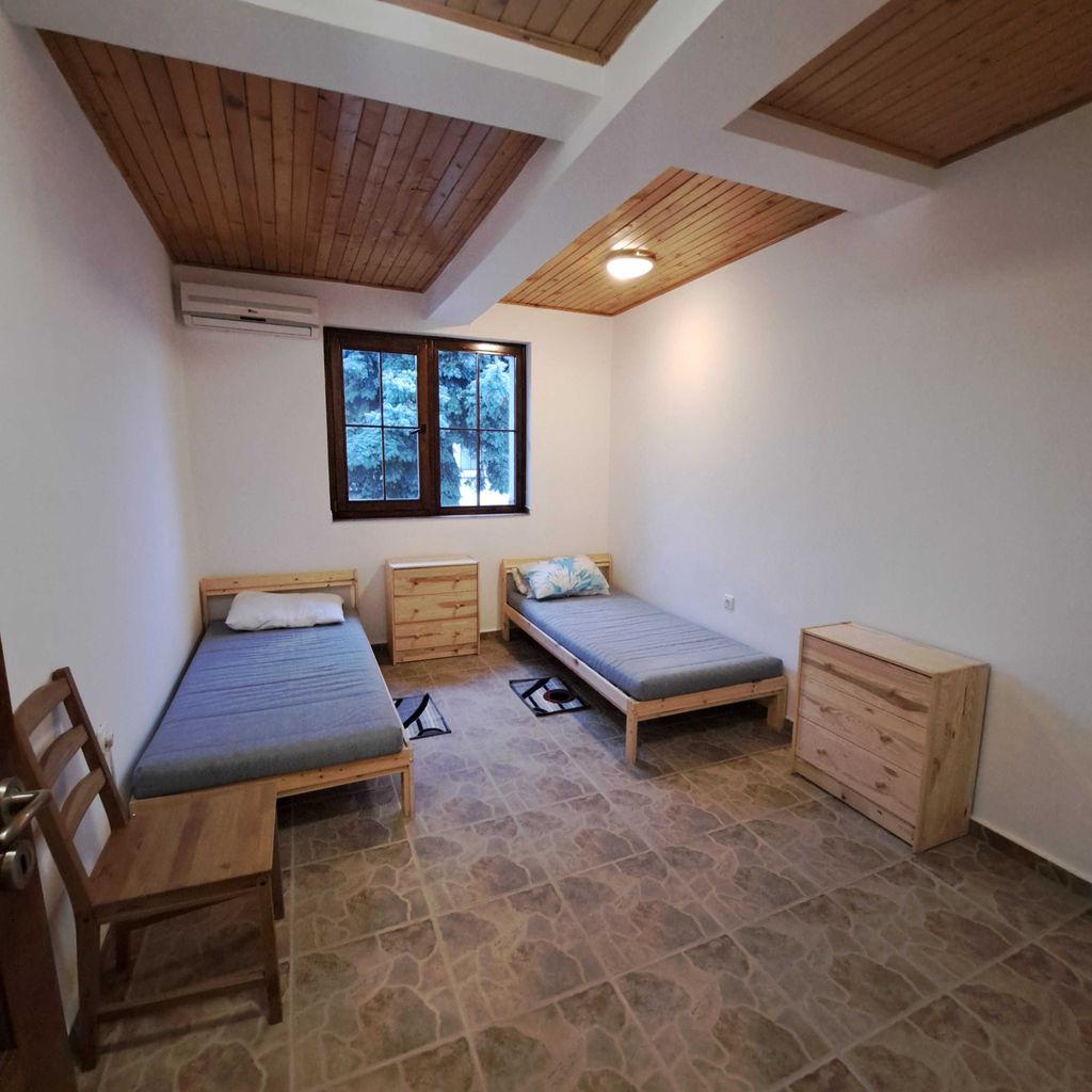 Дава се под наем Тристаен апартамент в Варна, м-т Акчелар - 120 кв.м за 600 € - Снимка #4
