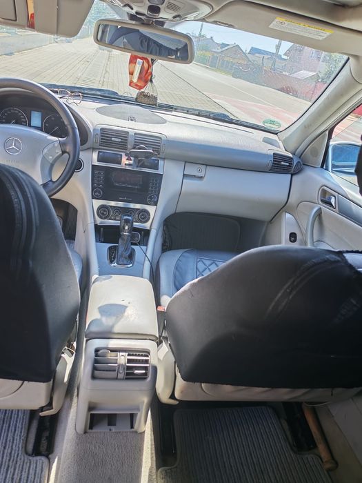 Vand sau schimb mercedes C clas 2.2 diesel 150 cp