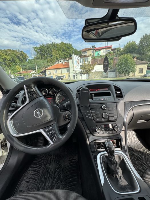 Продавам Opel Insignia 2.0 CDTI