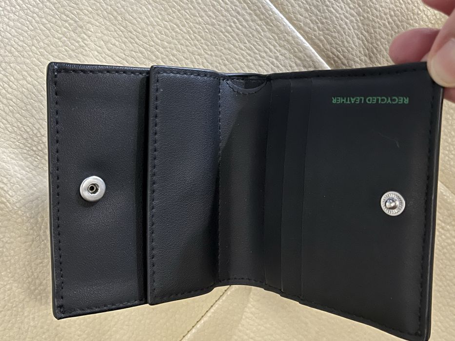 Продавам нов портфейл