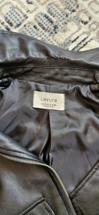 Ayollar kurtkasi s razmer