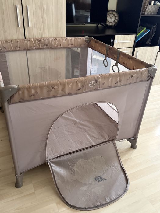 Сгъваема кошара за игра