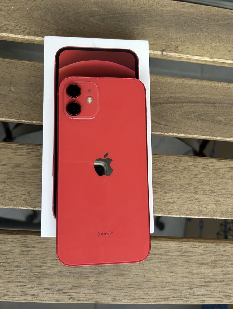 Vand iphone 12 Red