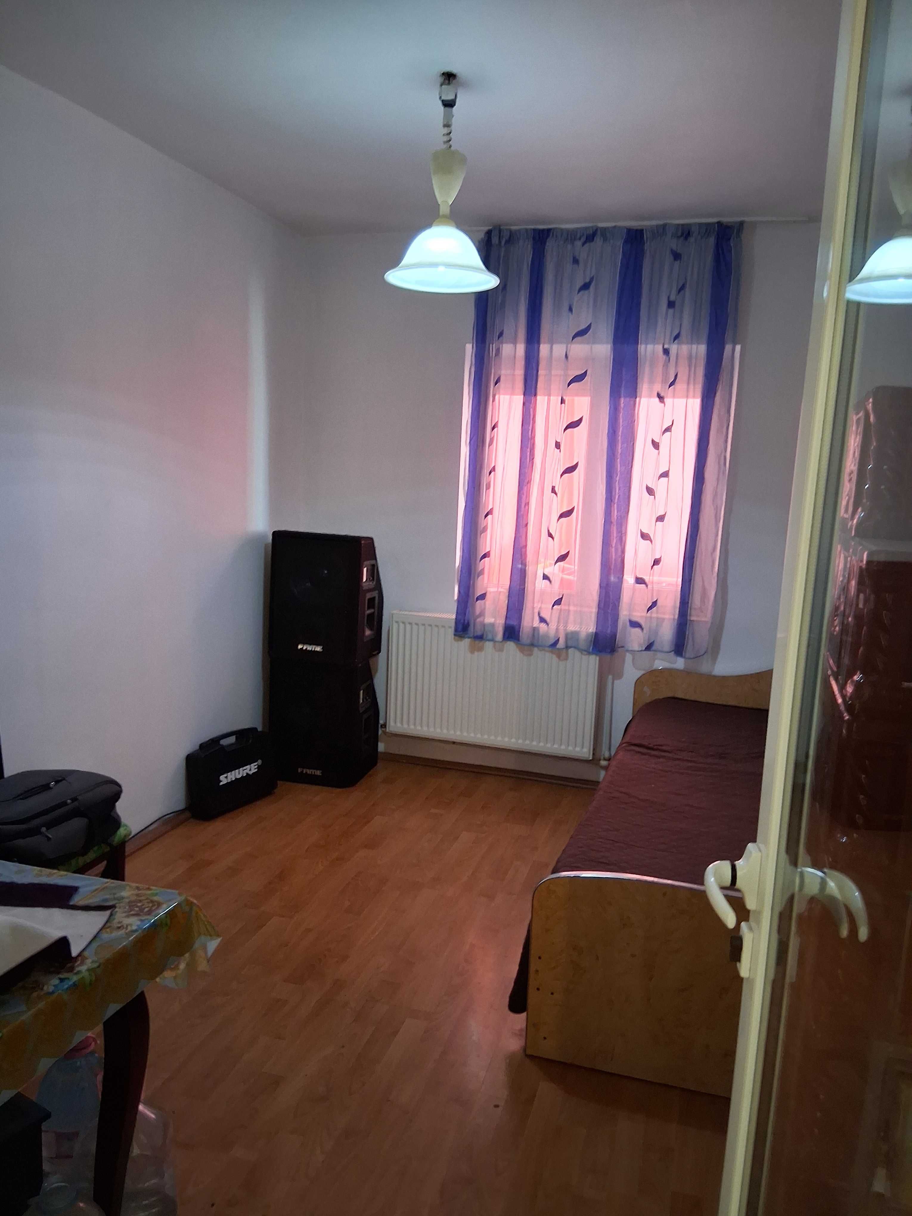 apartament 3 camere 76mp locuibil .preț negociabil ZĂVOAIA (BRĂILA)