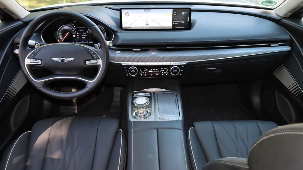 Genesis g80 Ev 2022 (restayling 2024)