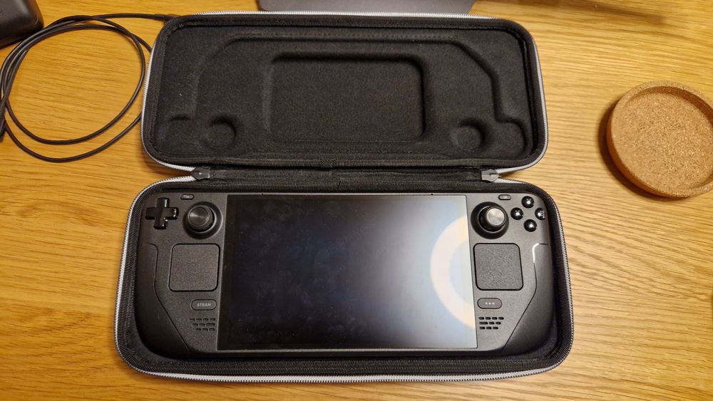 Steam Deck Oled 1TB (ползван много малко)
